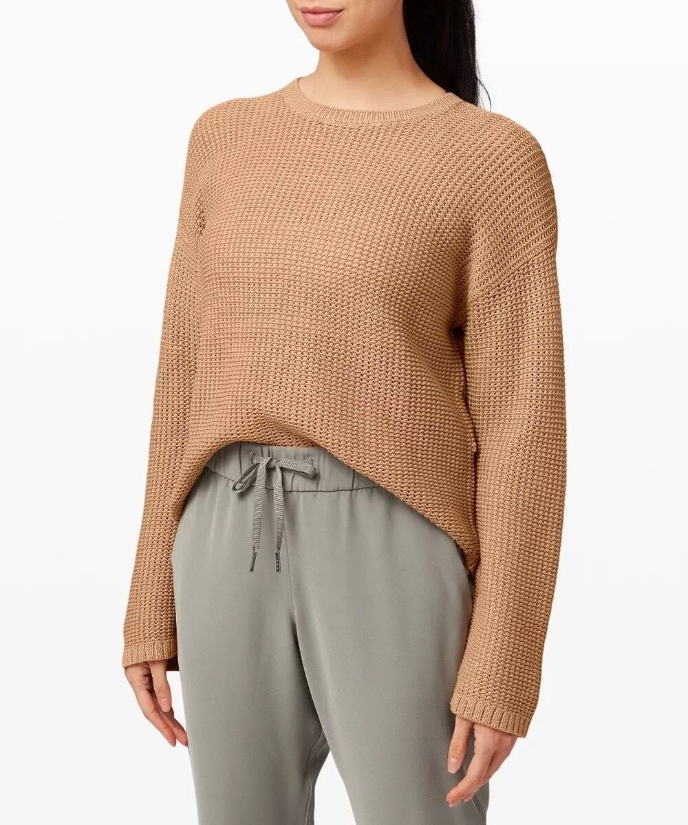 Lululemon Easy Embrace Waffle Knit Sweater Womens M/L Tan Cozy Casual Pullover